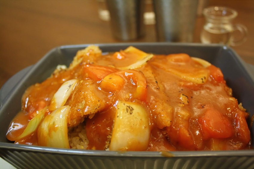 【公館美食推薦】紅盤子港式茶餐廳-鮮蝦雲吞鮮香美味,豬扒飯量多實在/CP值高的港式料理推薦