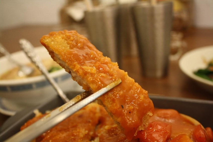 【公館美食推薦】紅盤子港式茶餐廳-鮮蝦雲吞鮮香美味,豬扒飯量多實在/CP值高的港式料理推薦