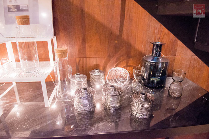 【台南美食】精隨集結在一碗麵中｜碳佐麻里隔壁麵食館｜乾拌麵食套餐｜招牌老薑軍牛肉麵~~麵聚場-府前店 - 南人幫