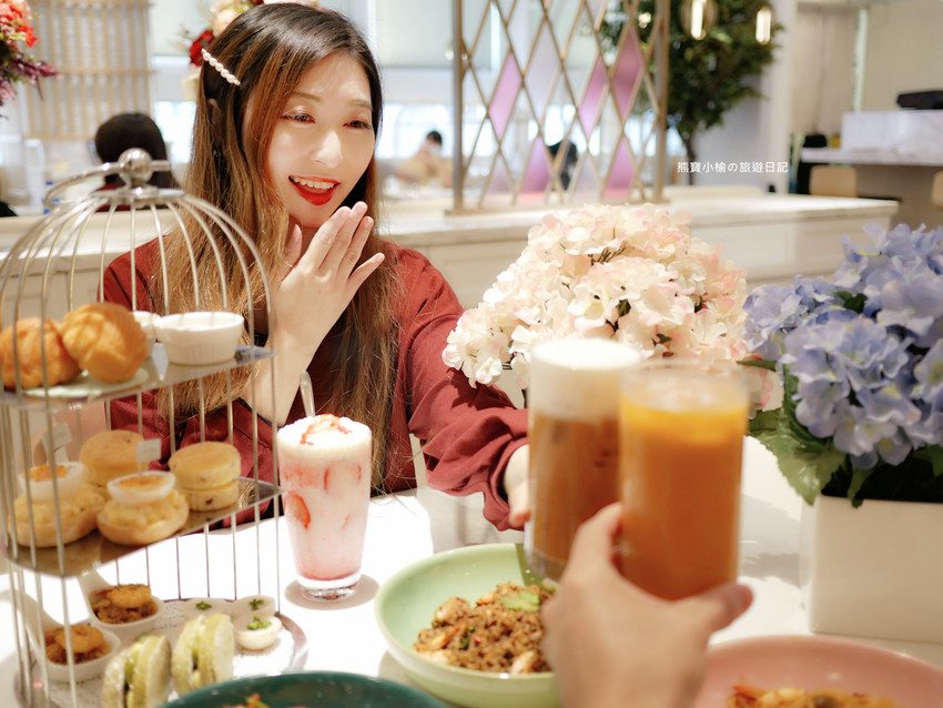 【新竹美食】 Lady nara曼谷新泰式料理新竹SOGO店,推薦必吃貴婦級網美泰式下午茶,抹茶達克瓦茲&泰式烤椰米塔超好吃!還有泰式義大利麵、輕食沙拉、開胃菜、外帶美食。內文附詳細菜單價位介紹。 @熊寶小榆の旅遊日記