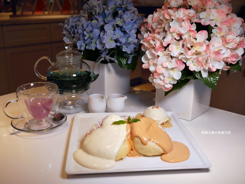 【新竹美食】 Lady nara曼谷新泰式料理新竹SOGO店,推薦必吃貴婦級網美泰式下午茶,抹茶達克瓦茲&泰式烤椰米塔超好吃!還有泰式義大利麵、輕食沙拉、開胃菜、外帶美食。內文附詳細菜單價位介紹。 @熊寶小榆の旅遊日記