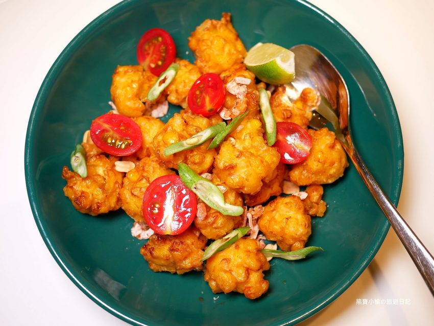 【新竹美食】 Lady nara曼谷新泰式料理新竹SOGO店,推薦必吃貴婦級網美泰式下午茶,抹茶達克瓦茲&泰式烤椰米塔超好吃!還有泰式義大利麵、輕食沙拉、開胃菜、外帶美食。內文附詳細菜單價位介紹。 @熊寶小榆の旅遊日記