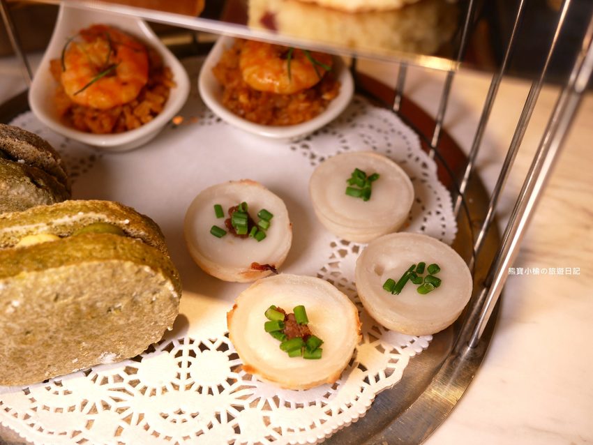 【新竹美食】 Lady nara曼谷新泰式料理新竹SOGO店,推薦必吃貴婦級網美泰式下午茶,抹茶達克瓦茲&泰式烤椰米塔超好吃!還有泰式義大利麵、輕食沙拉、開胃菜、外帶美食。內文附詳細菜單價位介紹。 @熊寶小榆の旅遊日記