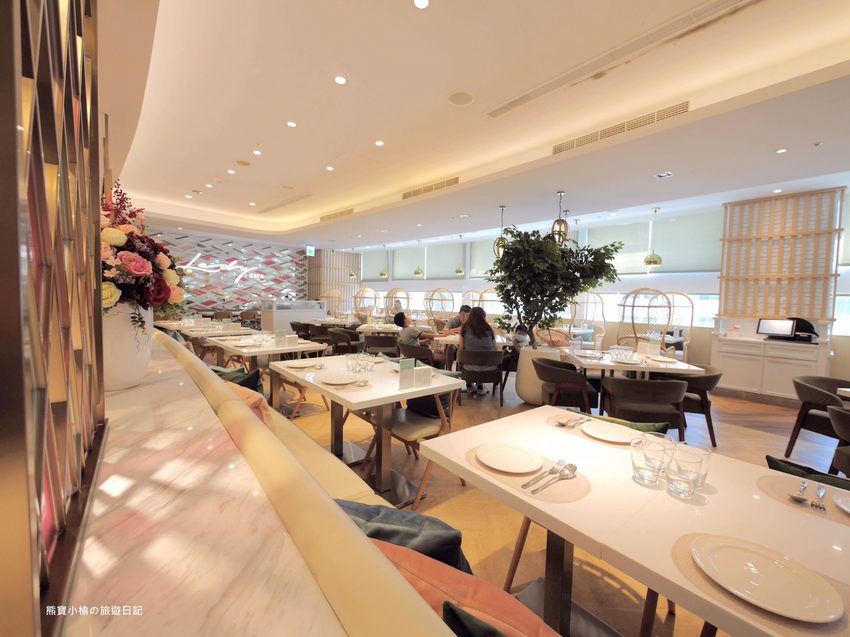 【新竹美食】 Lady nara曼谷新泰式料理新竹SOGO店,推薦必吃貴婦級網美泰式下午茶,抹茶達克瓦茲&泰式烤椰米塔超好吃!還有泰式義大利麵、輕食沙拉、開胃菜、外帶美食。內文附詳細菜單價位介紹。 @熊寶小榆の旅遊日記