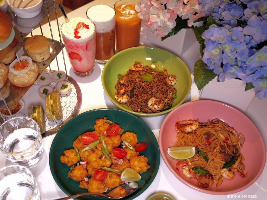 【新竹美食】 Lady nara曼谷新泰式料理新竹SOGO店,推薦必吃貴婦級網美泰式下午茶,抹茶達克瓦茲&泰式烤椰米塔超好吃!還有泰式義大利麵、輕食沙拉、開胃菜、外帶美食。內文附詳細菜單價位介紹。 @熊寶小榆の旅遊日記