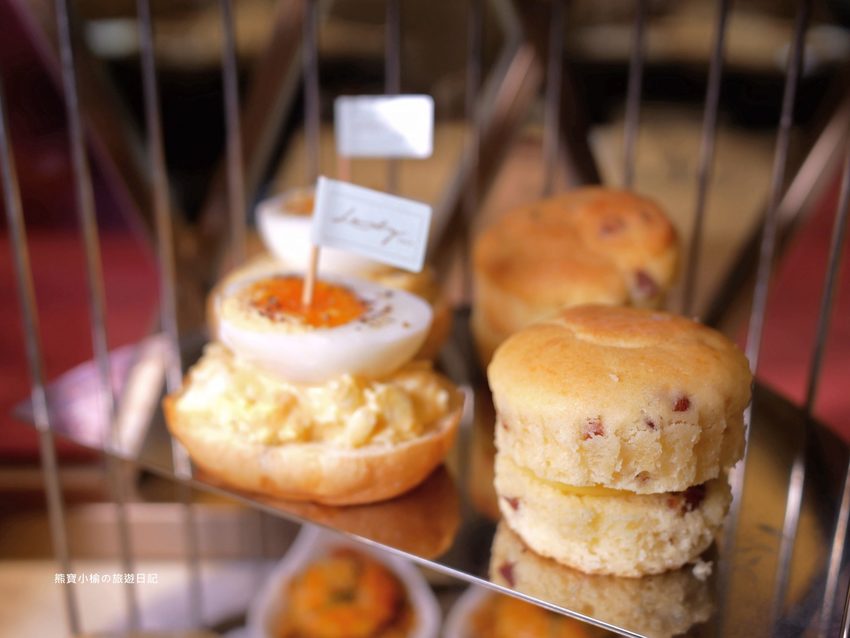 【新竹美食】 Lady nara曼谷新泰式料理新竹SOGO店,推薦必吃貴婦級網美泰式下午茶,抹茶達克瓦茲&泰式烤椰米塔超好吃!還有泰式義大利麵、輕食沙拉、開胃菜、外帶美食。內文附詳細菜單價位介紹。 @熊寶小榆の旅遊日記