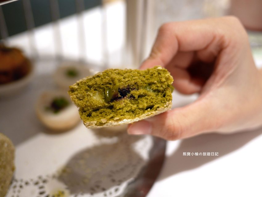 【新竹美食】 Lady nara曼谷新泰式料理新竹SOGO店,推薦必吃貴婦級網美泰式下午茶,抹茶達克瓦茲&泰式烤椰米塔超好吃!還有泰式義大利麵、輕食沙拉、開胃菜、外帶美食。內文附詳細菜單價位介紹。 @熊寶小榆の旅遊日記