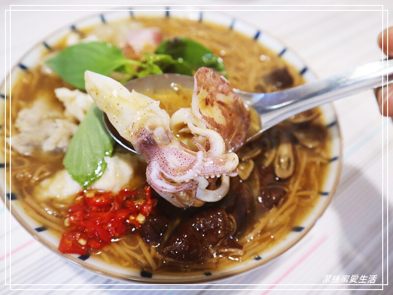 懷舊中卷麵線-桃園龜山/三國鼎立不夠看!加上魚酥晉升四大天王~超浮誇系麵線