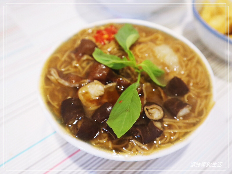 懷舊中卷麵線-桃園龜山/三國鼎立不夠看!加上魚酥晉升四大天王~超浮誇系麵線