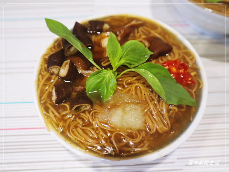 懷舊中卷麵線-桃園龜山/三國鼎立不夠看!加上魚酥晉升四大天王~超浮誇系麵線