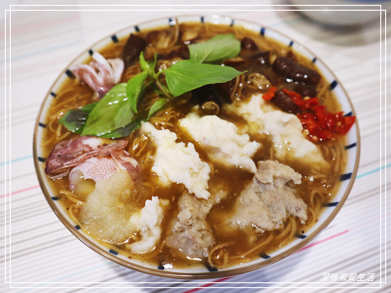 懷舊中卷麵線-桃園龜山/三國鼎立不夠看!加上魚酥晉升四大天王~超浮誇系麵線