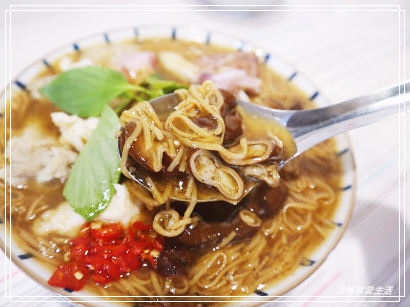 懷舊中卷麵線-桃園龜山/三國鼎立不夠看!加上魚酥晉升四大天王~超浮誇系麵線