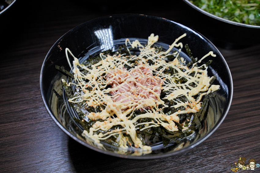 臥龍拉麵 豚骨 叉燒 日本 博多拉麵 九州拉麵 濃郁 細拉麵 高雄必吃 高雄推薦拉麵