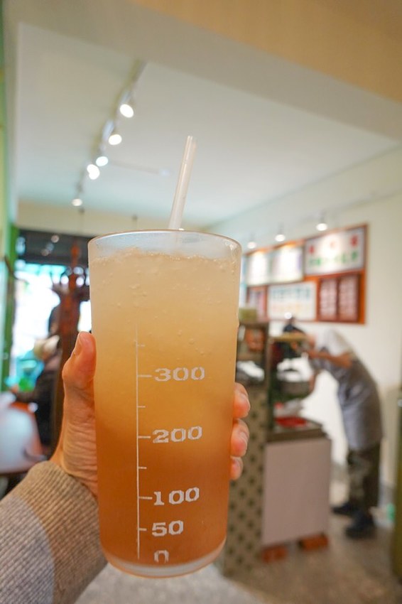 樂群冷凍芋搬家啦！台中第五市場30年冰店，冷凍芋、仙草冰、紅豆牛奶冰 - 金大佛的奪門而出家網誌