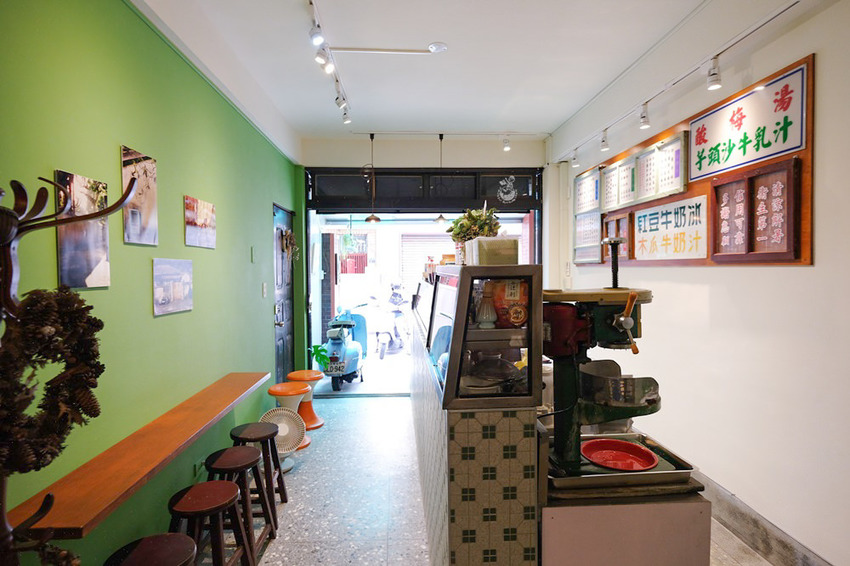 樂群冷凍芋搬家啦！台中第五市場30年冰店，冷凍芋、仙草冰、紅豆牛奶冰 - 金大佛的奪門而出家網誌