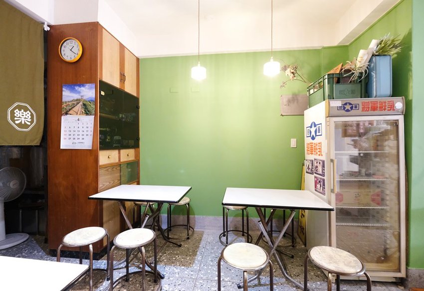 樂群冷凍芋搬家啦！台中第五市場30年冰店，冷凍芋、仙草冰、紅豆牛奶冰 - 金大佛的奪門而出家網誌