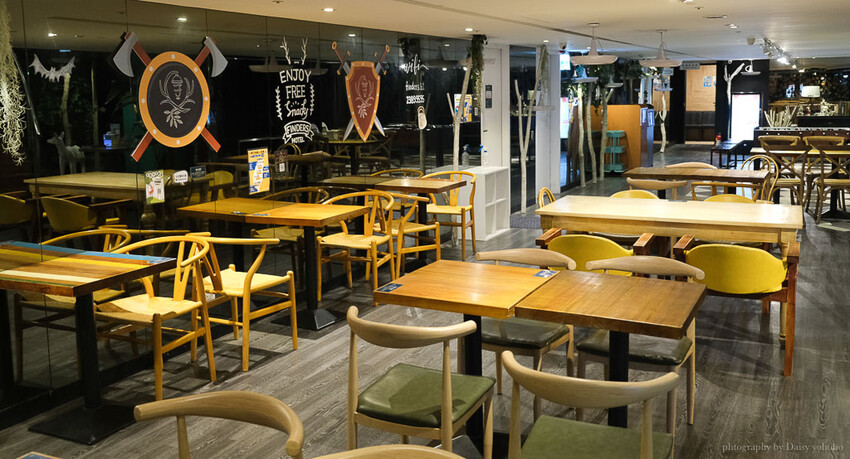 西門町路境行旅「零食點心房」滿滿零食箱吃到飽！親子安心遊戲區免費玩