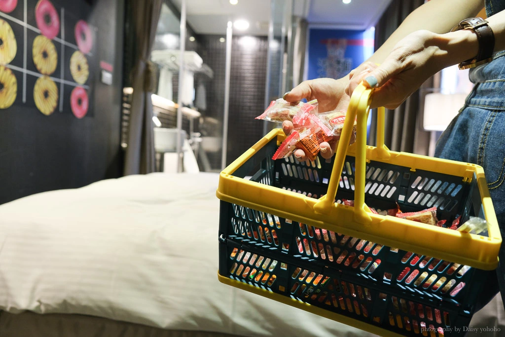 西門町路境行旅「零食點心房」滿滿零食箱吃到飽！親子安心遊戲區免費玩