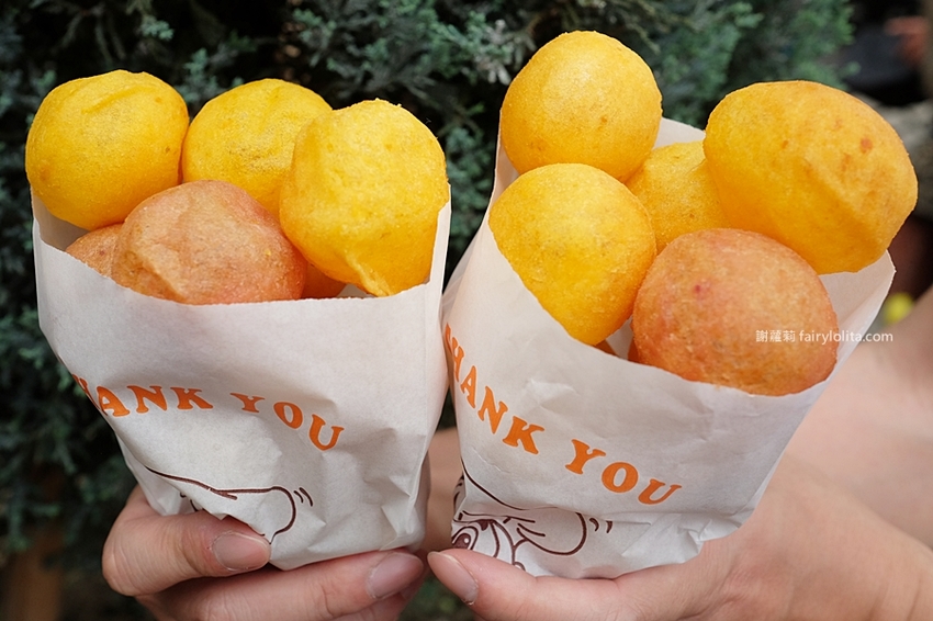 微笑地瓜球。巨型地瓜球出沒，整袋塞滿滿只要銅板價，台灣票選10大必吃夜市小吃！ @蹦啾♥謝蘿莉 La vie heureuse