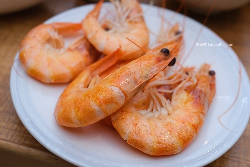 御鼎湯原本鍋物。一個人只要200多！網友激推「林口最美奢華火鍋店」，飲料、冰棒、冰淇淋無限吃到飽！ @蹦啾♥謝蘿莉 La vie heureuse