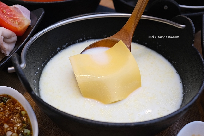 御鼎湯原本鍋物。一個人只要200多！網友激推「林口最美奢華火鍋店」，飲料、冰棒、冰淇淋無限吃到飽！ @蹦啾♥謝蘿莉 La vie heureuse