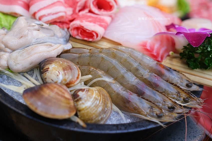 御鼎湯原本鍋物。一個人只要200多！網友激推「林口最美奢華火鍋店」，飲料、冰棒、冰淇淋無限吃到飽！ @蹦啾♥謝蘿莉 La vie heureuse