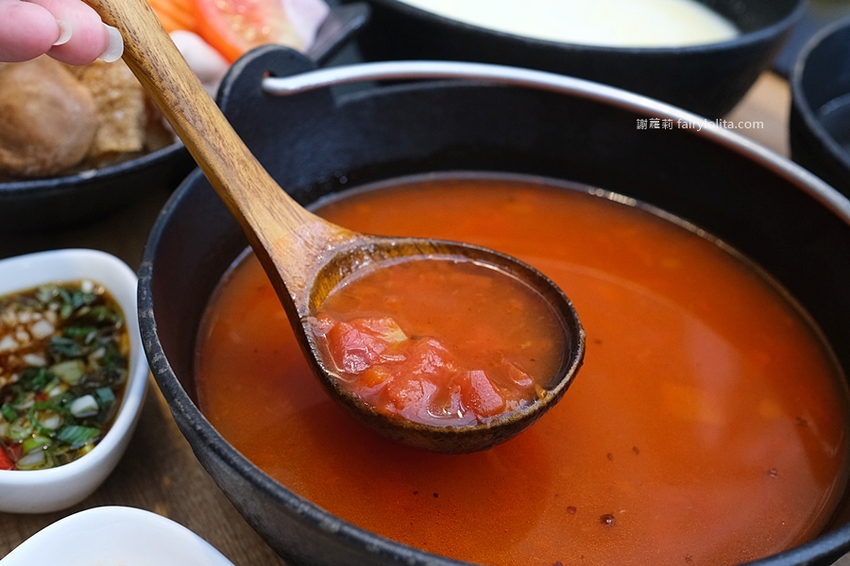 御鼎湯原本鍋物。一個人只要200多！網友激推「林口最美奢華火鍋店」，飲料、冰棒、冰淇淋無限吃到飽！ @蹦啾♥謝蘿莉 La vie heureuse