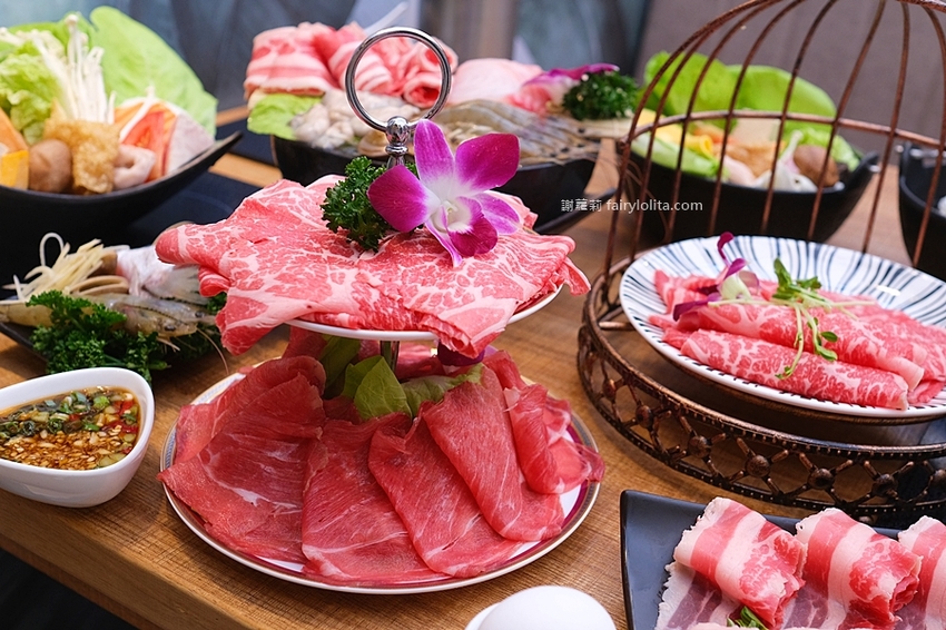 御鼎湯原本鍋物。一個人只要200多！網友激推「林口最美奢華火鍋店」，飲料、冰棒、冰淇淋無限吃到飽！ @蹦啾♥謝蘿莉 La vie heureuse