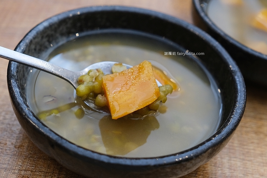 御鼎湯原本鍋物。一個人只要200多！網友激推「林口最美奢華火鍋店」，飲料、冰棒、冰淇淋無限吃到飽！ @蹦啾♥謝蘿莉 La vie heureuse