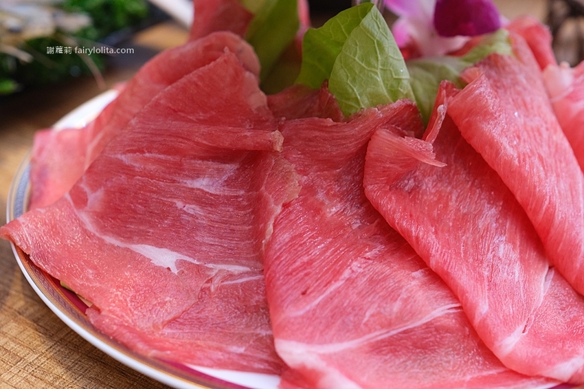 御鼎湯原本鍋物。一個人只要200多！網友激推「林口最美奢華火鍋店」，飲料、冰棒、冰淇淋無限吃到飽！ @蹦啾♥謝蘿莉 La vie heureuse