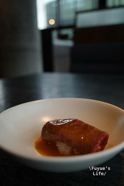 |台北信義‧燒肉| 頂級精緻和牛燒肉.全程專人桌邊代烤服務《