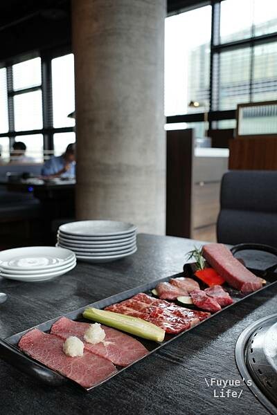 |台北信義‧燒肉| 頂級精緻和牛燒肉.全程專人桌邊代烤服務《