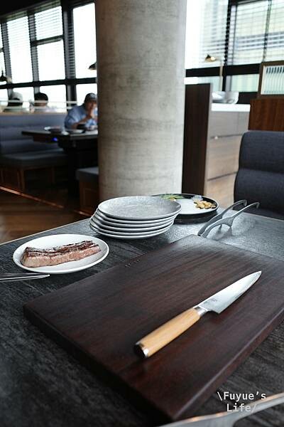 |台北信義‧燒肉| 頂級精緻和牛燒肉.全程專人桌邊代烤服務《