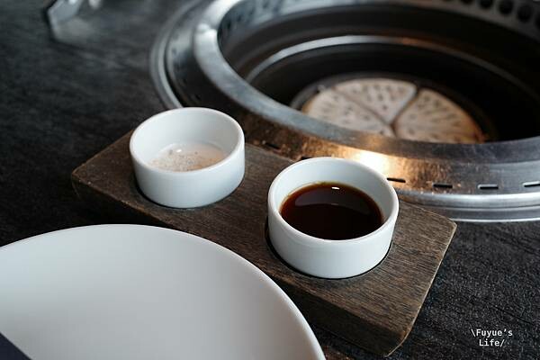 |台北信義‧燒肉| 頂級精緻和牛燒肉.全程專人桌邊代烤服務《