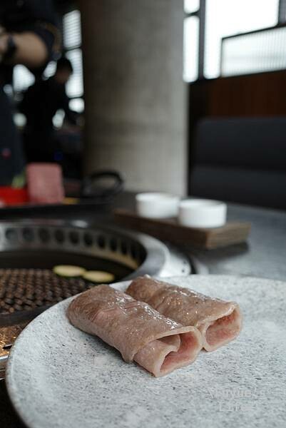 |台北信義‧燒肉| 頂級精緻和牛燒肉.全程專人桌邊代烤服務《