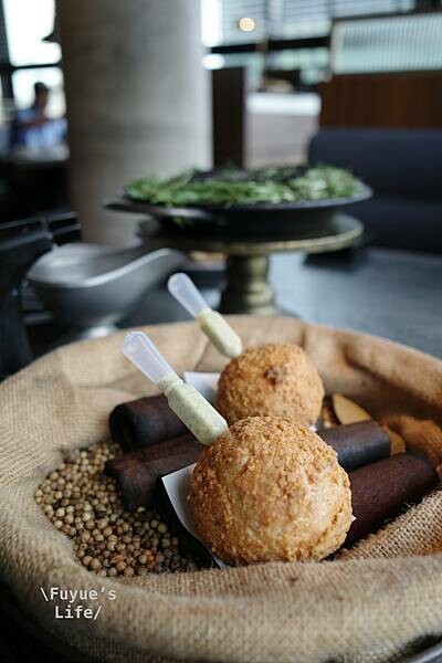 |台北信義‧燒肉| 頂級精緻和牛燒肉.全程專人桌邊代烤服務《