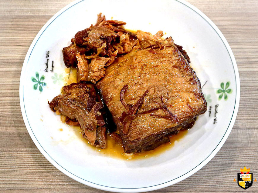 台南滷豬腳／隱身菜市場一週只賣2天／傳統古早味飄香40多年／每日限量賣完提早收／沒有老饕帶路很難找得到／在地人口袋名單