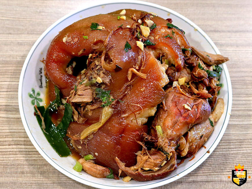 台南滷豬腳／隱身菜市場一週只賣2天／傳統古早味飄香40多年／每日限量賣完提早收／沒有老饕帶路很難找得到／在地人口袋名單