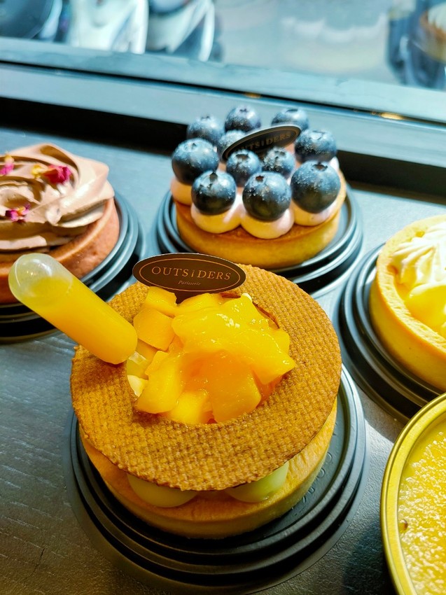 桃園中壢美食-局外人 Outsiders 甜點/塔類專賣-小攤車甜點轉戰店面,一週只賣三天而已哦 @民宿女王芽月-美食.旅遊.全台趴趴走