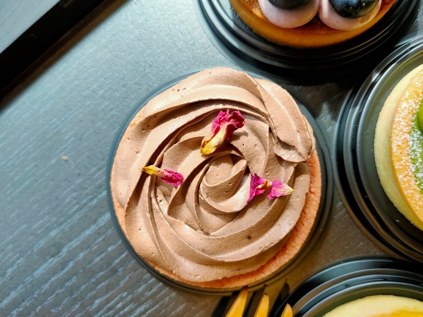 桃園中壢美食-局外人 Outsiders 甜點/塔類專賣-小攤車甜點轉戰店面,一週只賣三天而已哦 @民宿女王芽月-美食.旅遊.全台趴趴走