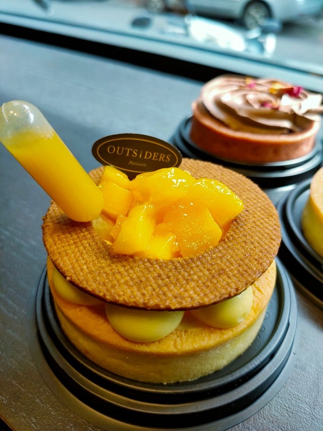 桃園中壢美食-局外人 Outsiders 甜點/塔類專賣-小攤車甜點轉戰店面,一週只賣三天而已哦 @民宿女王芽月-美食.旅遊.全台趴趴走