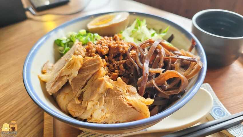 貓空生活在他方，有喵的地方超讚!貓空人氣排隊名店，營業到半夜兩點，就算到貓空夜衝也沒問題