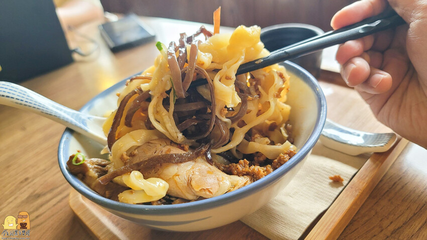 貓空生活在他方，有喵的地方超讚!貓空人氣排隊名店，營業到半夜兩點，就算到貓空夜衝也沒問題