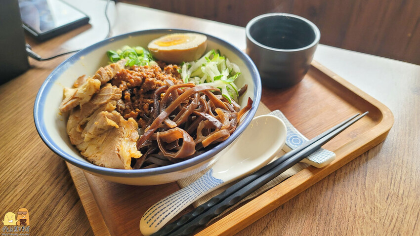 貓空生活在他方，有喵的地方超讚!貓空人氣排隊名店，營業到半夜兩點，就算到貓空夜衝也沒問題