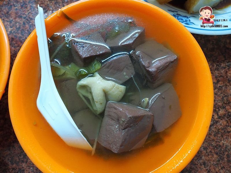 桃園大溪美食-中央路無名臭豆腐-50年深藏不露的排隊美食，蘿蔔糕才是必點王道 @民宿女王芽月-美食.旅遊.全台趴趴走