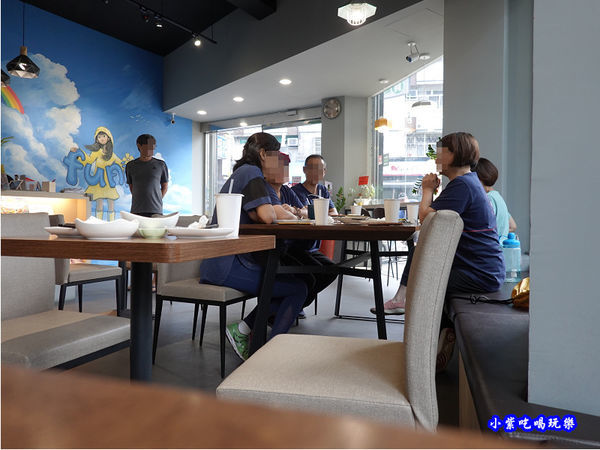 用餐環境-fun晴輕食餐廳 (6).jpg