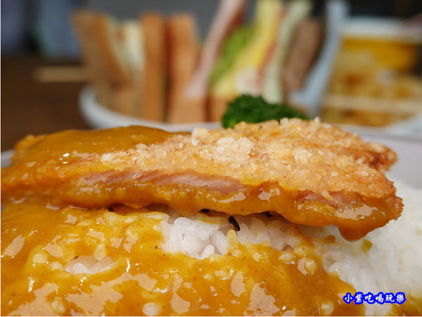 日式炸豬排咖哩飯-fun晴輕食餐廳 (1).jpg