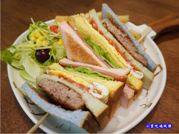 fun膽吃一口彩虹-fun晴輕食餐廳 (2).jpg