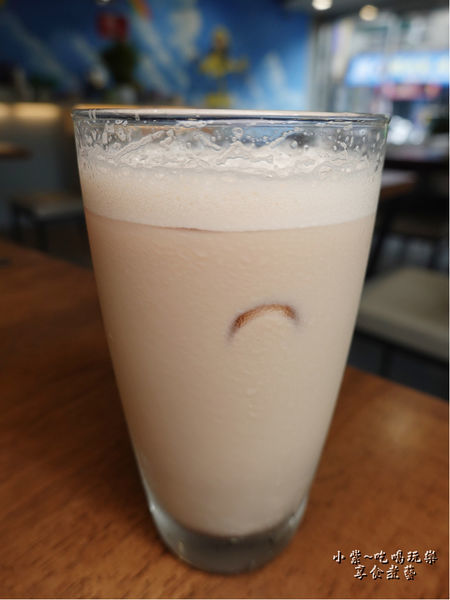哞哞鮮奶茶-fun晴輕食餐廳.jpg