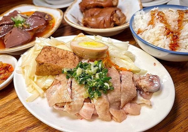 LINE_ALBUM_兩津號雞肉飯_230425_8.jpg